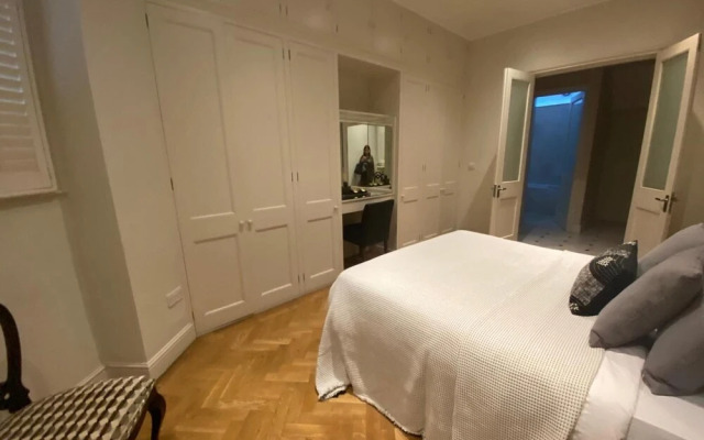 1 Bedroom Duplex Apartment in Pont Street