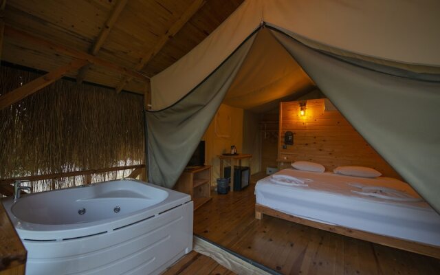 Green Pine Beach & Bungalows