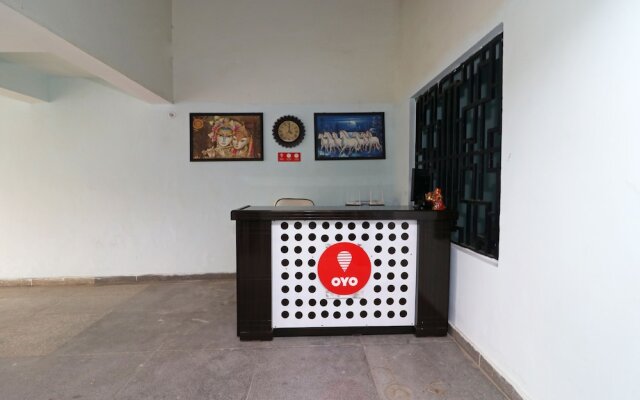 OYO 11520 Galaxy Paradise