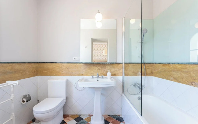 Traditional House With Private Terrace. Campamento