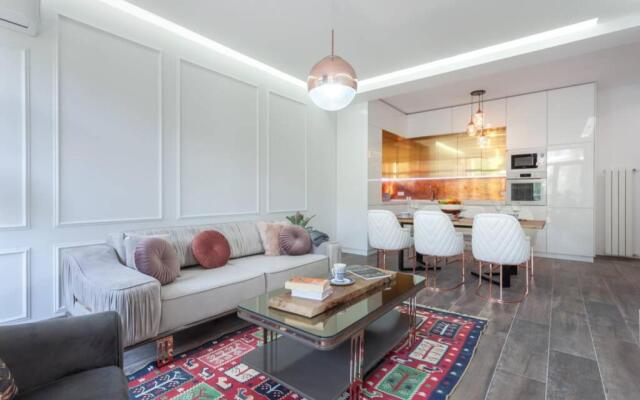 Luxury Meets Convenience - 2 bdrm @ City Center