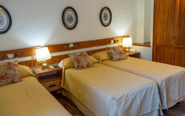 Hotel y Cabañas Le Village