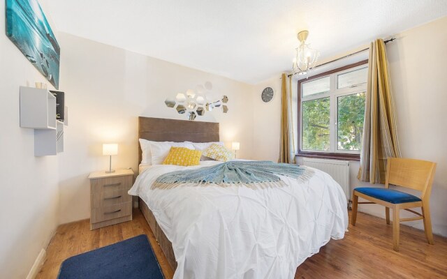 Canton Street - Deluxe Guest Room 2