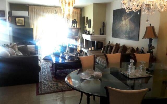 Peggy's Villa-House with private pool 25' from Athens Intl Airport