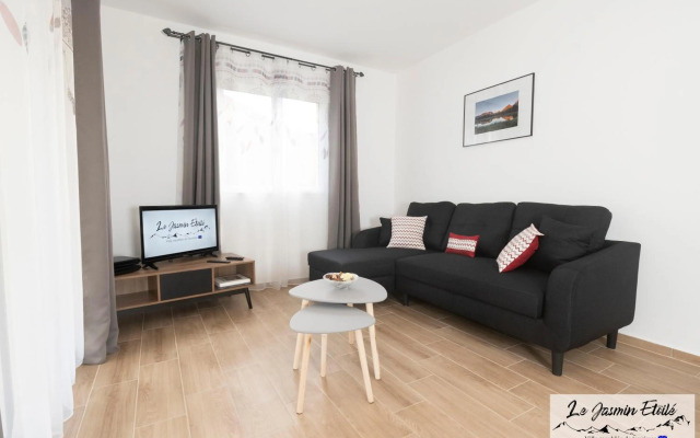 Meublé de tourisme " Le Jasmin Étoilé"- Hell-Bourg - SALAZIE