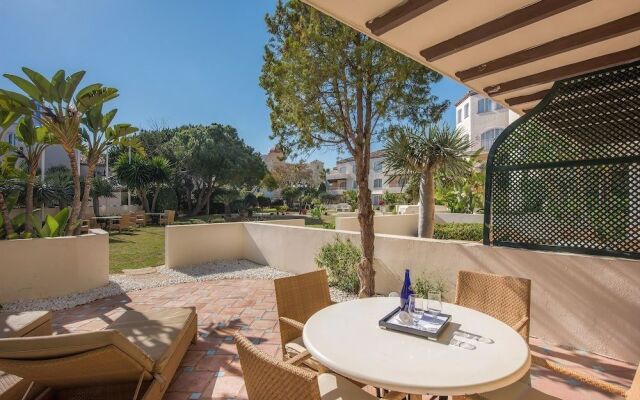 Las Dunas Suites & Apartments