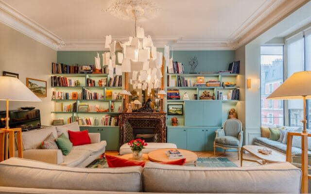 Paris Wagram Design Residence