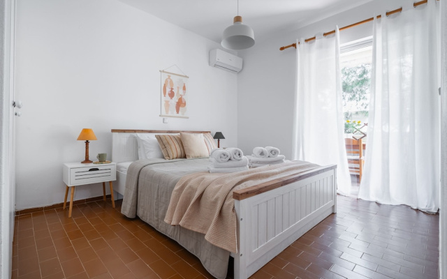 Saronida Coastal Escape 2BR Apartment