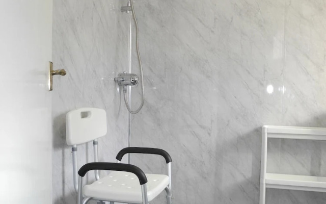 Heathcliff House, Exclusively for Adults, Free Large Car Park