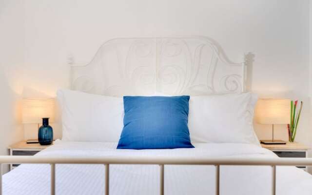 Modern & Charming 3 bed Flat in Central Location
