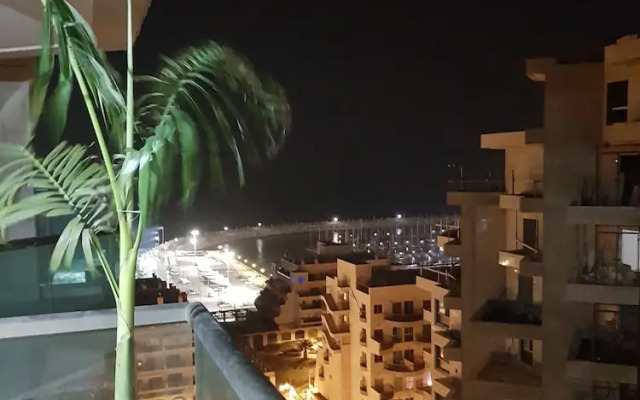 Delux apartment 50 meters from the beach