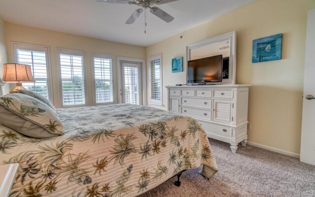 Beach Three Bedroom Villa by Redawning