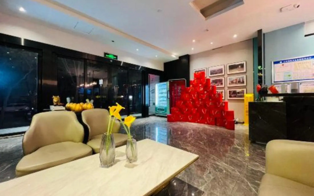 Hengtai Hotel (Zhengzhou Zijingshan Street Subway Station)