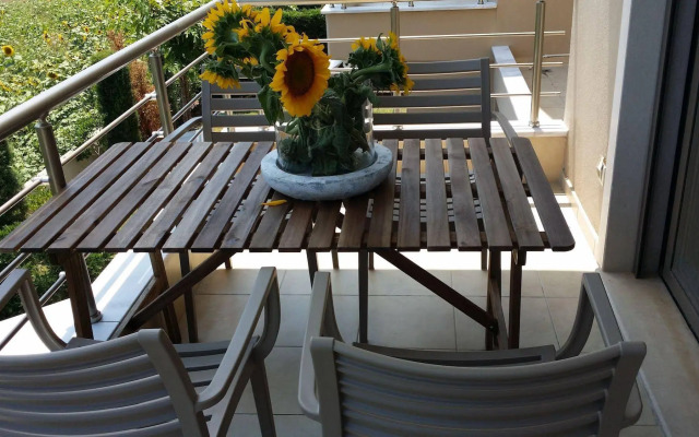 Niovi Boutique Apartments