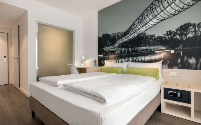 Super 8 By Wyndham Oberhausen