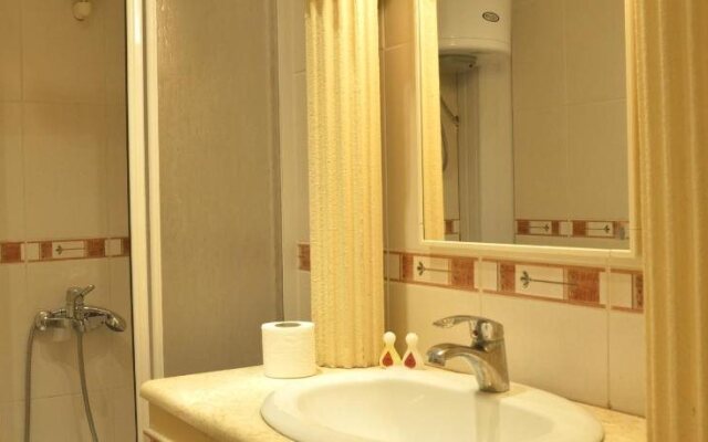 Ani Hotel