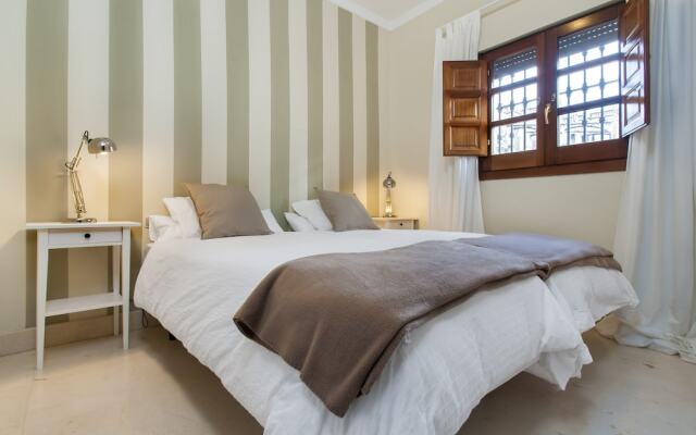 Enjoy Cathedral Views From Private Terrace! Penthouse Catedral III