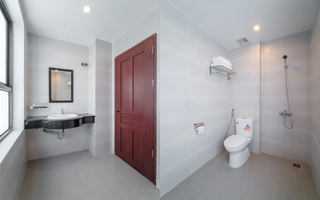 Capital O 215 An Duc Hotel Da Nang