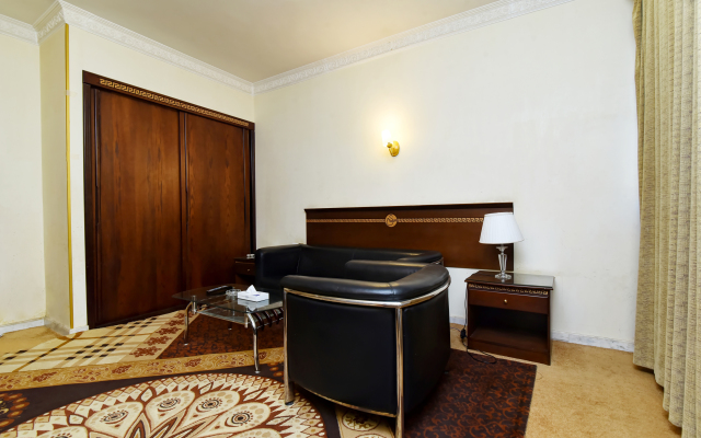 Capital O 419 Al Safeer Hotel