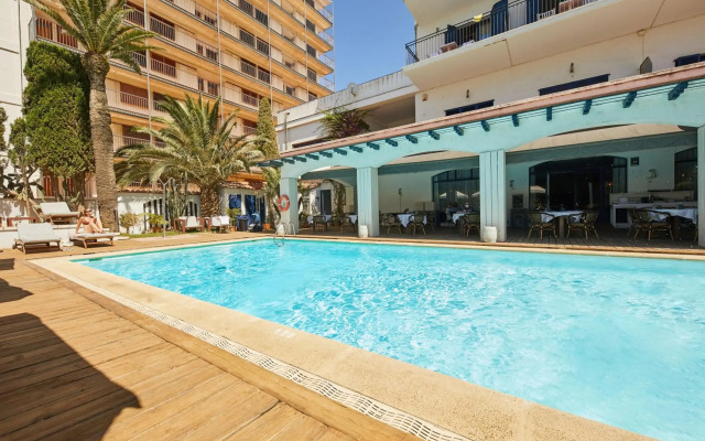 Hotel Trias