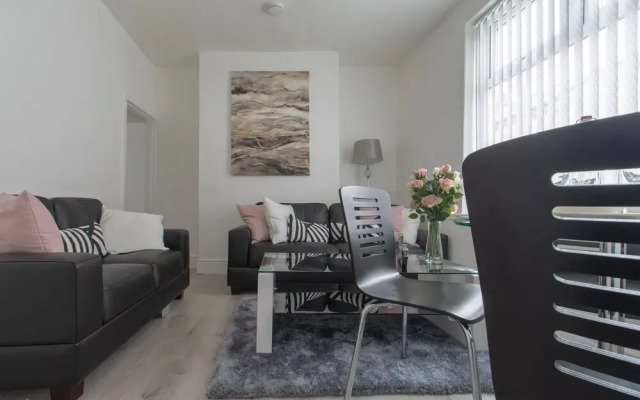 Lux Apartments 4 Bedroom House Molyneux