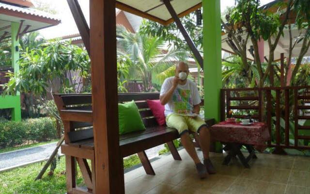 Pinky Bungalows Resort