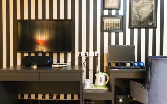 Zhongzhou Hotel (XingHe Road)