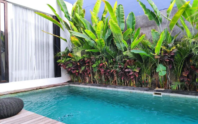 Oyo 2135 Escotel Jalak Guest House