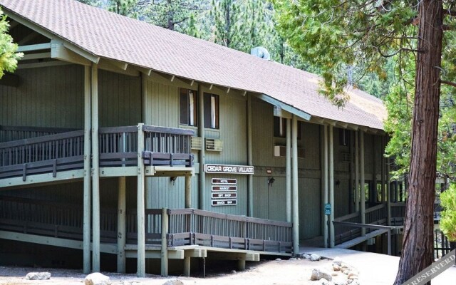 Cedar Grove Lodge
