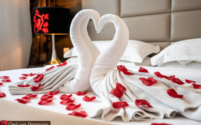 Crown Garden Hotel