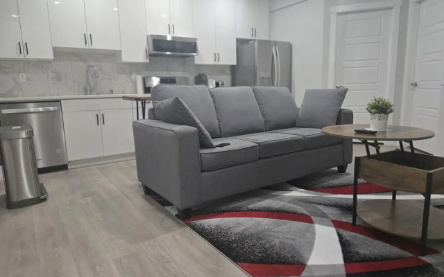 Elegant Private Suite in Edmonton North
