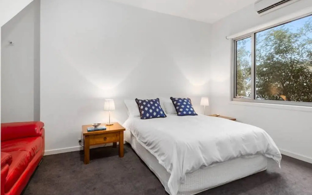 Beach Road Luxury with Ocean Views