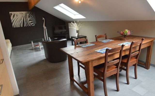 Charming Apartment with Access to Outdoor Hot Tub in Green Condroz Valley