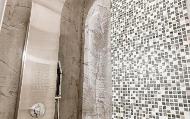 Lux studio 11 with yard in the heart of Athens