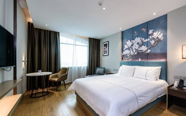 Magnotel Hotel (Dongxing Guomen Port)