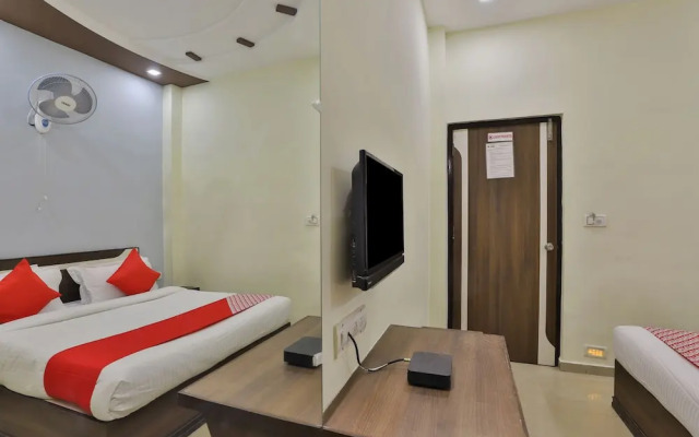 OYO 19003 Flagship Hotel Rudra Mahal