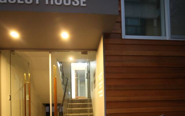 Somi Guest House - Hostel