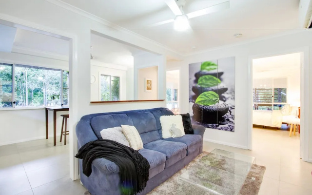 Airlie Beach Eco Cabins - Adults only
