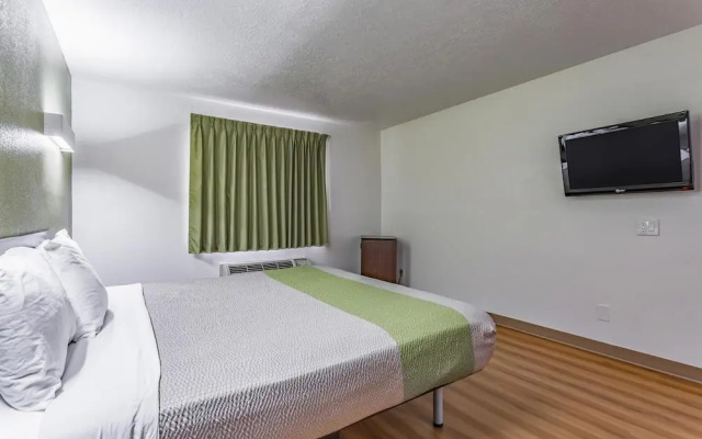 Motel 6 Santa Fe Central
