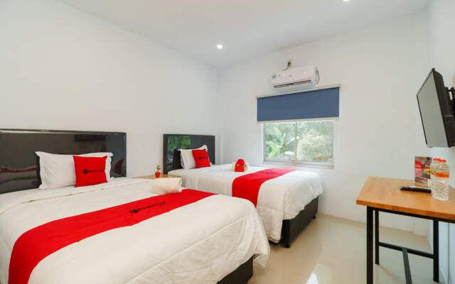 RedDoorz Plus near Kualanamu International Airport 2