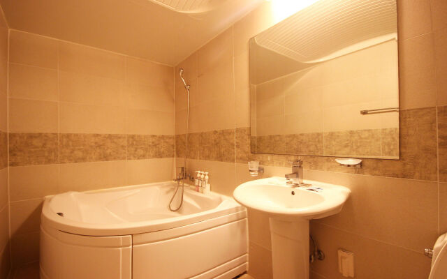 Hansan Hotel