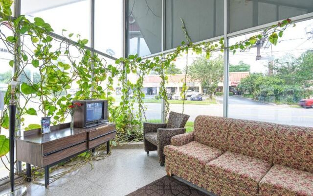 Hotel Valdosta GA N Ashley St