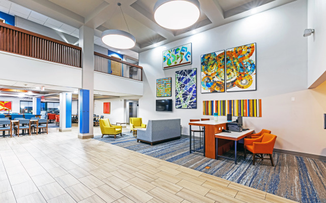 Holiday Inn Express & Suites Tulsa S Broken Arrow Hwy 51 by IHG