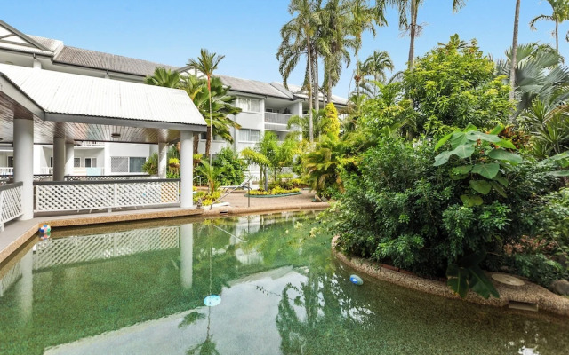Cairns Tropical Bliss Swim In - Out Apt