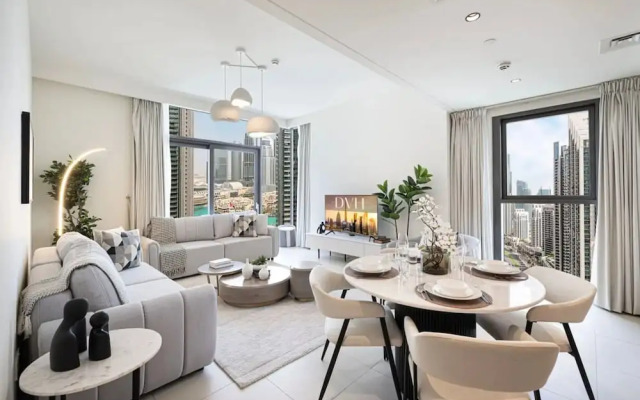Burj Crown Lux Apartment by Dubai Mall