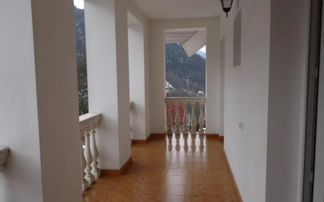 V Krasnoy Polyane Hostel