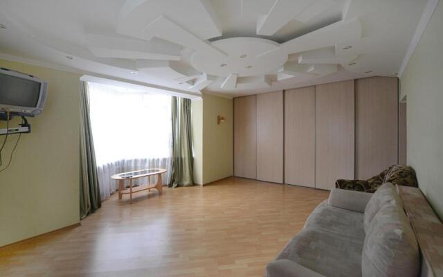 Apartment on Urlivska Street 10a