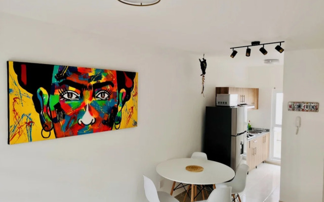 Cozy 2-bedroom Apartment With Amenities