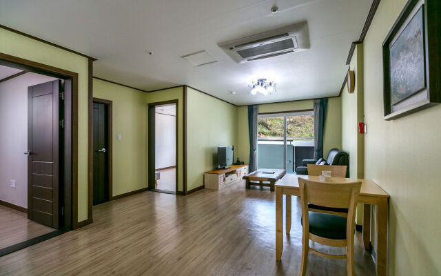 Tongyeong Beachcastle Resort