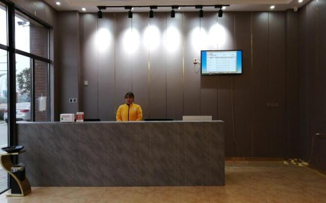 Shell Hotel Nanyang High-Speed Railway Station Jiangying Airport Huayaocheng
